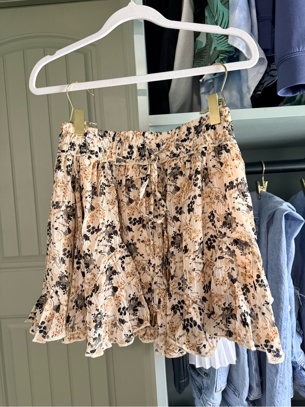 Bishop + young Women's Beige Floral Skirt